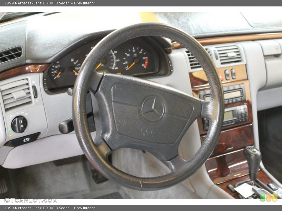 Grey Interior Photo for the 1999 Mercedes-Benz E 300TD Sedan #52241179