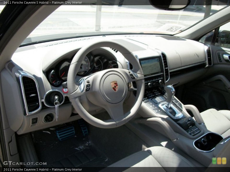 Platinum Grey Interior Photo for the 2011 Porsche Cayenne S Hybrid #52242253