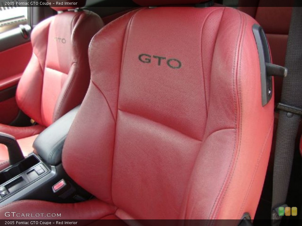 Red Interior Photo for the 2005 Pontiac GTO Coupe #52250071