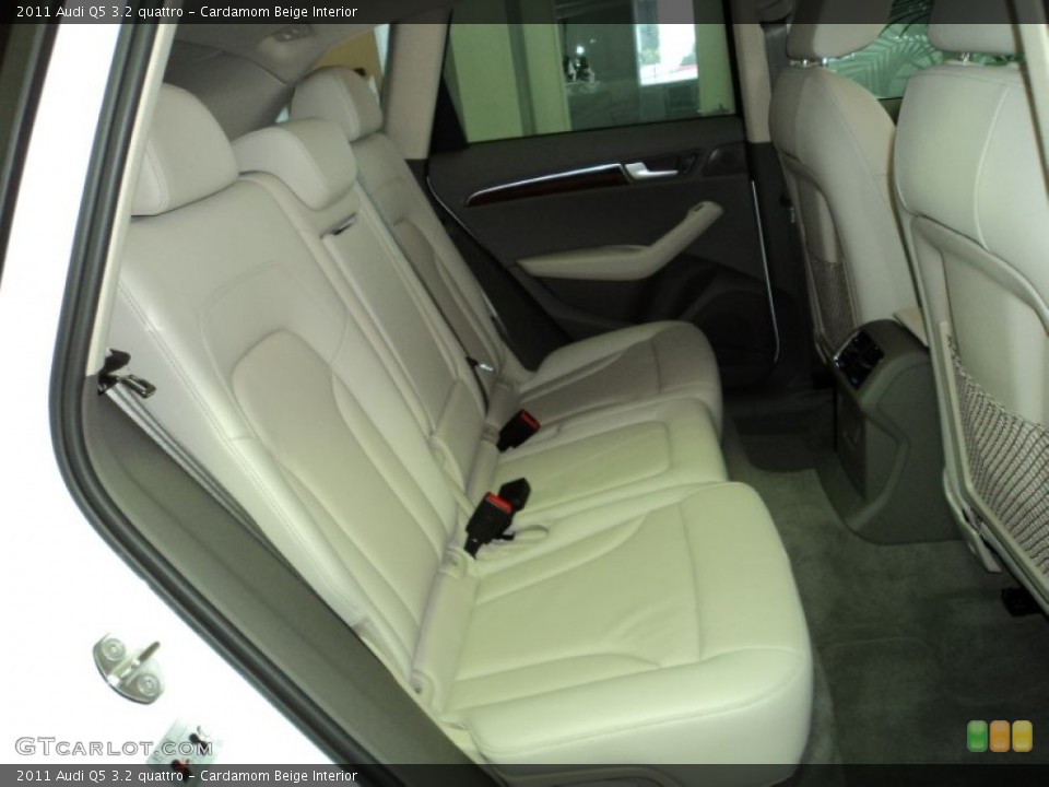 Cardamom Beige Interior Photo for the 2011 Audi Q5 3.2 quattro #52252747