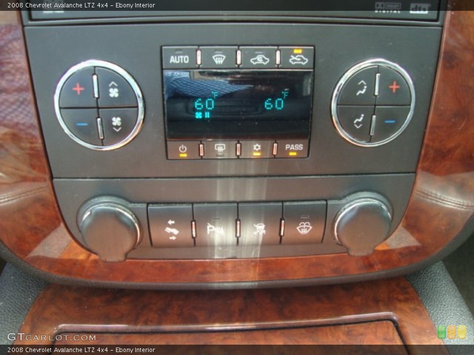 Ebony Interior Controls for the 2008 Chevrolet Avalanche LTZ 4x4 #52253434
