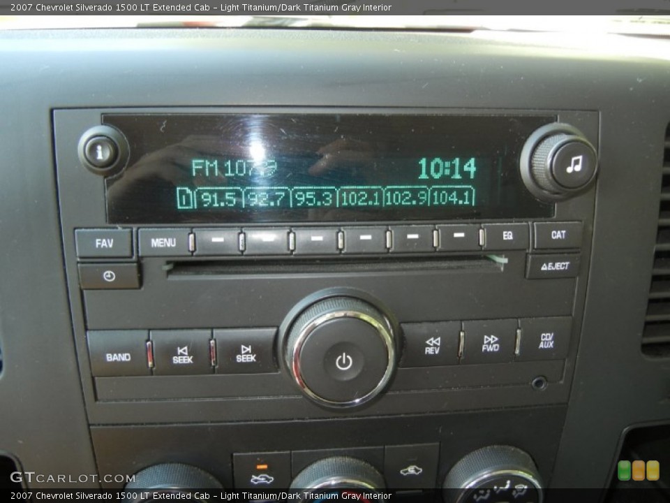 Light Titanium/Dark Titanium Gray Interior Controls for the 2007 Chevrolet Silverado 1500 LT Extended Cab #52266838
