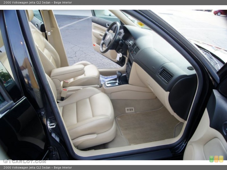 Beige Interior Photo for the 2000 Volkswagen Jetta GLS Sedan #52273153