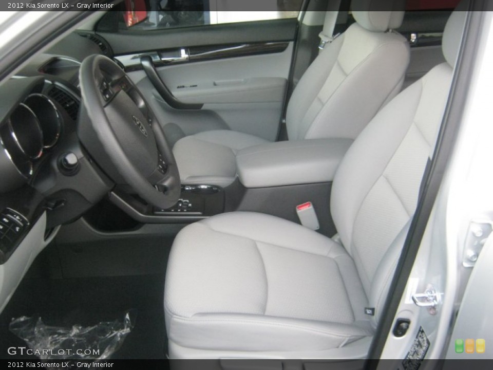 Gray Interior Photo for the 2012 Kia Sorento LX #52273544