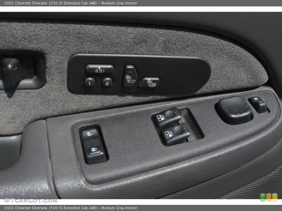 Medium Gray Interior Controls for the 2003 Chevrolet Silverado 1500 SS Extended Cab AWD #52281992