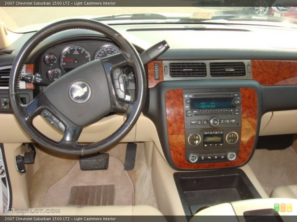 Light Cashmere Interior Dashboard for the 2007 Chevrolet Suburban 1500 LTZ #52291301