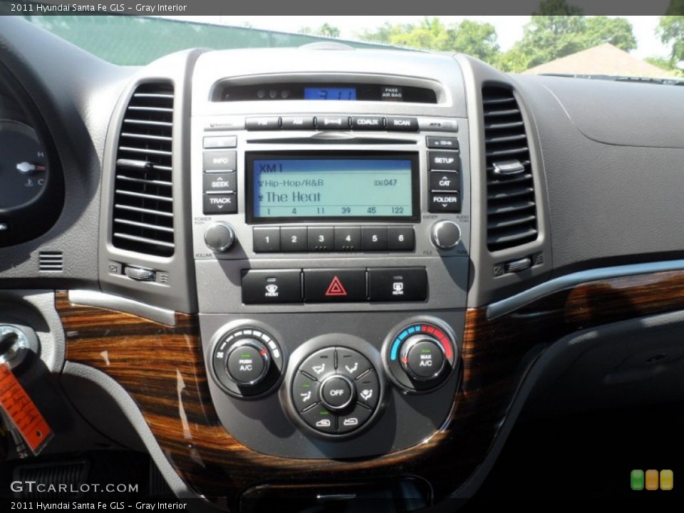 Gray Interior Controls for the 2011 Hyundai Santa Fe GLS #52298768