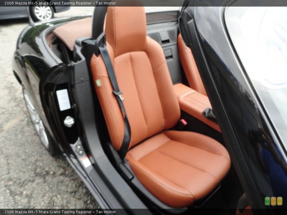 Tan Interior Photo for the 2006 Mazda MX-5 Miata Grand Touring Roadster #52313022