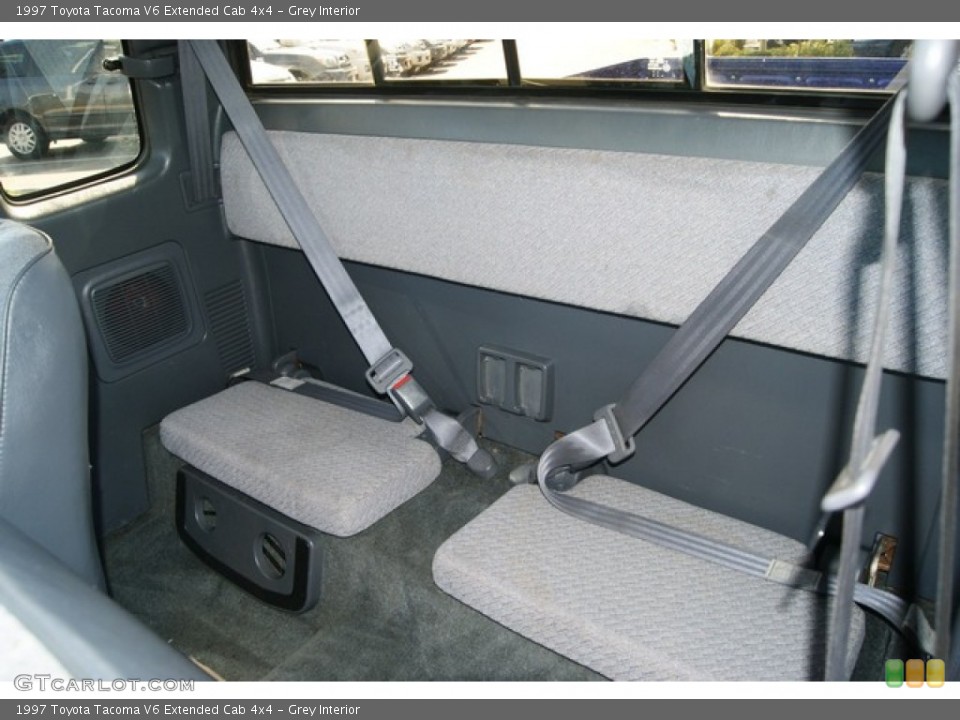 Grey Interior Photo for the 1997 Toyota Tacoma V6 Extended Cab 4x4 #52321134