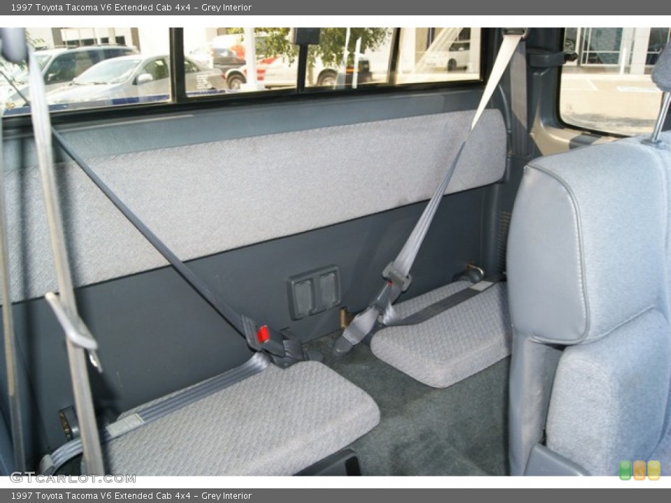 Grey Interior Photo for the 1997 Toyota Tacoma V6 Extended Cab 4x4 #52321179