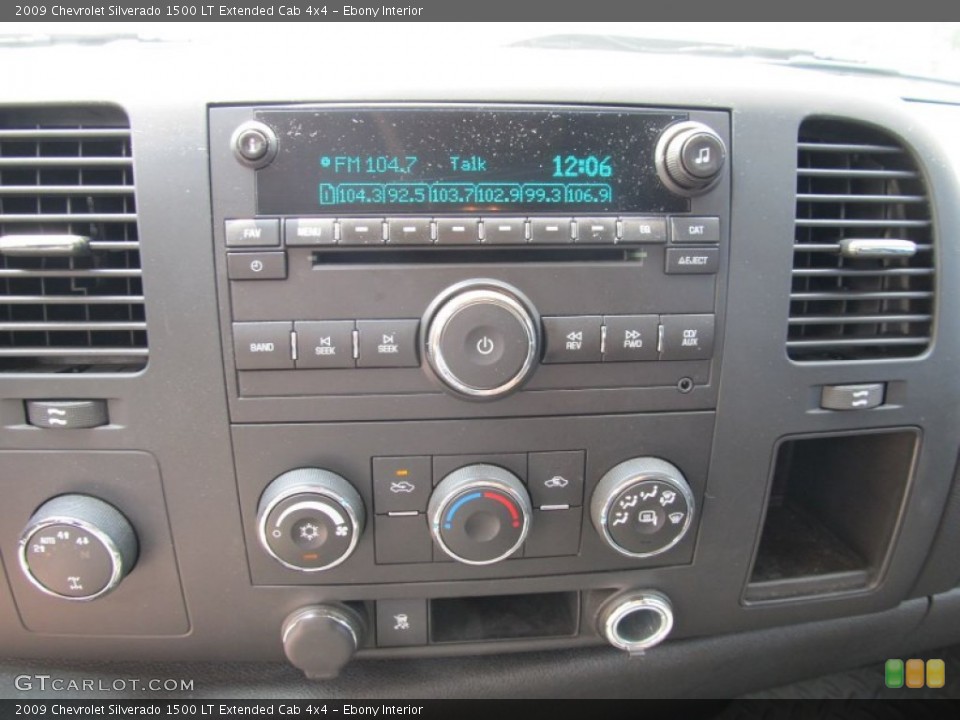 Ebony Interior Controls for the 2009 Chevrolet Silverado 1500 LT Extended Cab 4x4 #52329933