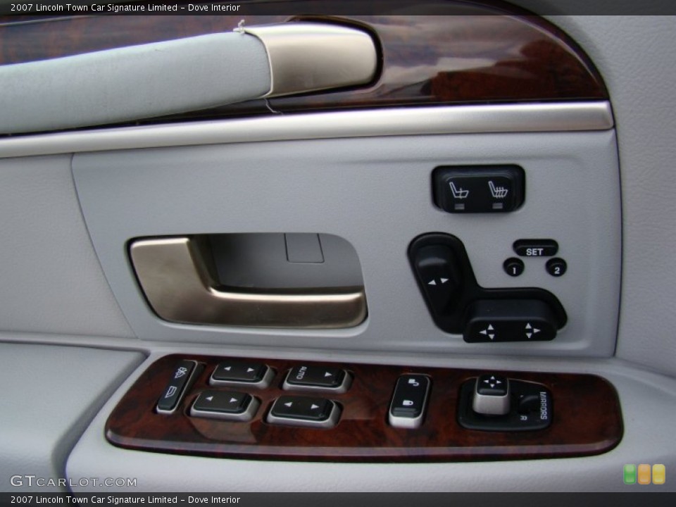Dove Interior Controls for the 2007 Lincoln Town Car Signature Limited #52331478