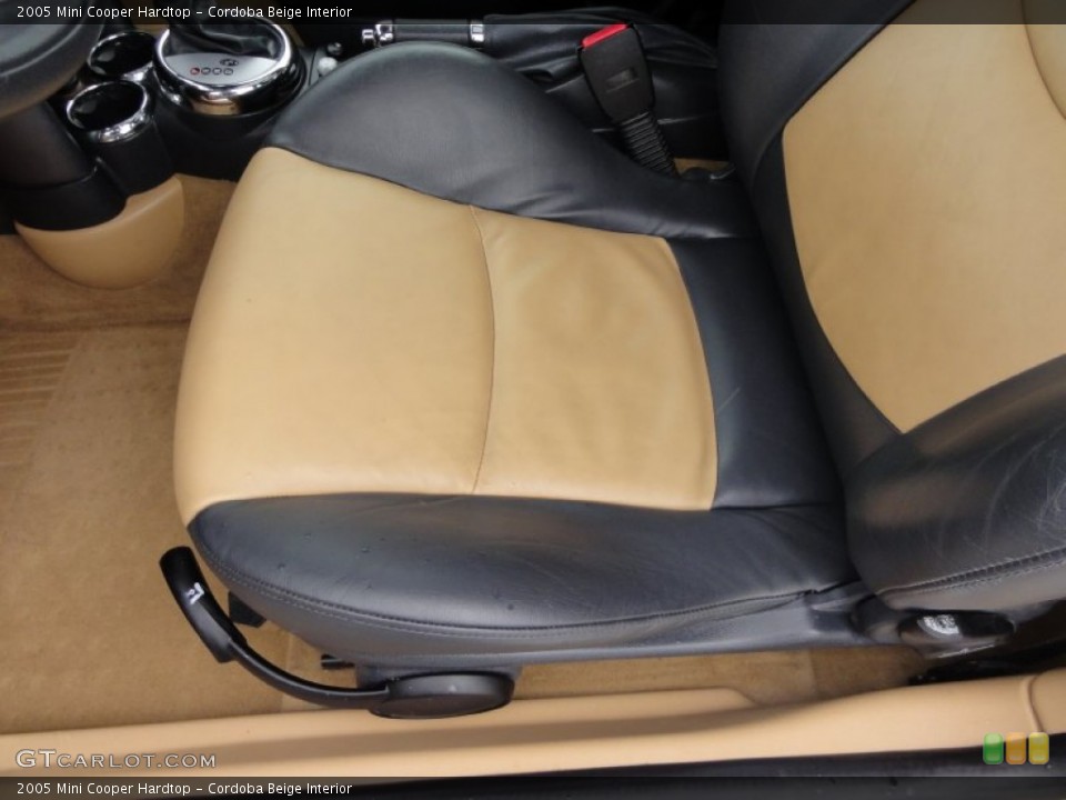Cordoba Beige Interior Photo for the 2005 Mini Cooper Hardtop #52331781