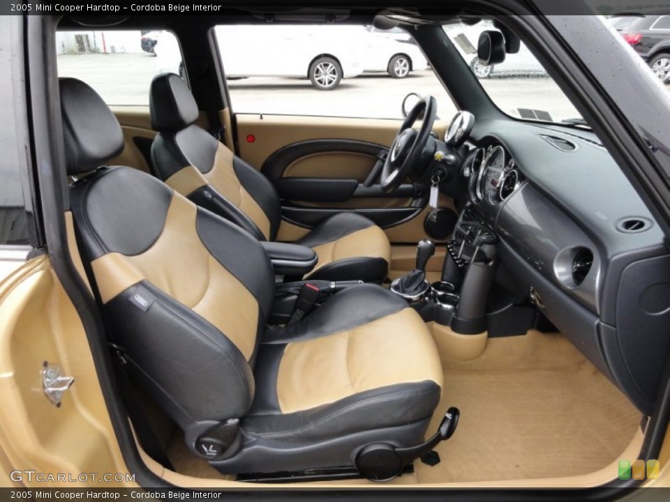 Cordoba Beige Interior Photo for the 2005 Mini Cooper Hardtop #52331853
