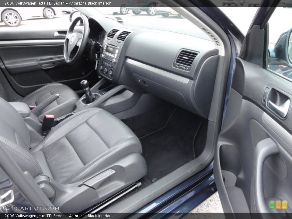 Anthracite Black Interior Photo for the 2006 Volkswagen Jetta TDI Sedan #52332594