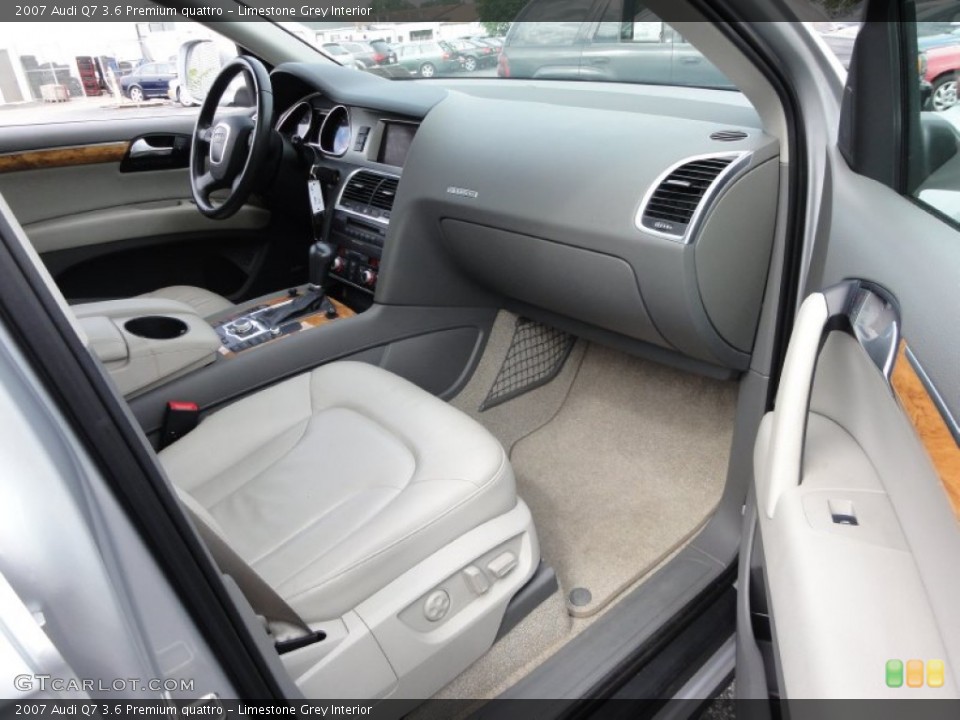 Limestone Grey Interior Dashboard for the 2007 Audi Q7 3.6 Premium quattro #52336961
