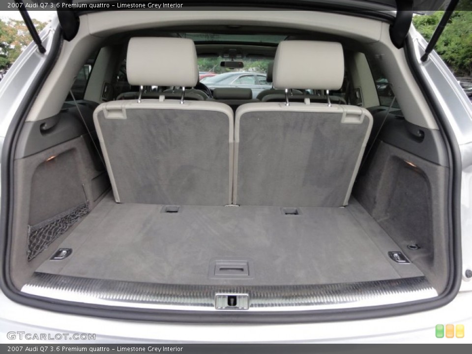 Limestone Grey Interior Trunk for the 2007 Audi Q7 3.6 Premium quattro #52337115