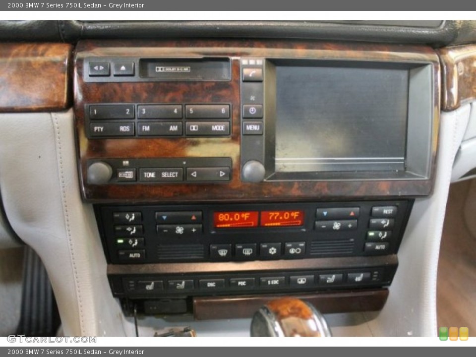 Grey Interior Controls for the 2000 BMW 7 Series 750iL Sedan #52338147