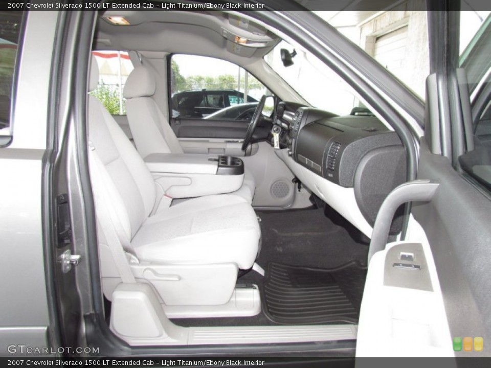 Light Titanium/Ebony Black Interior Photo for the 2007 Chevrolet Silverado 1500 LT Extended Cab #52345860