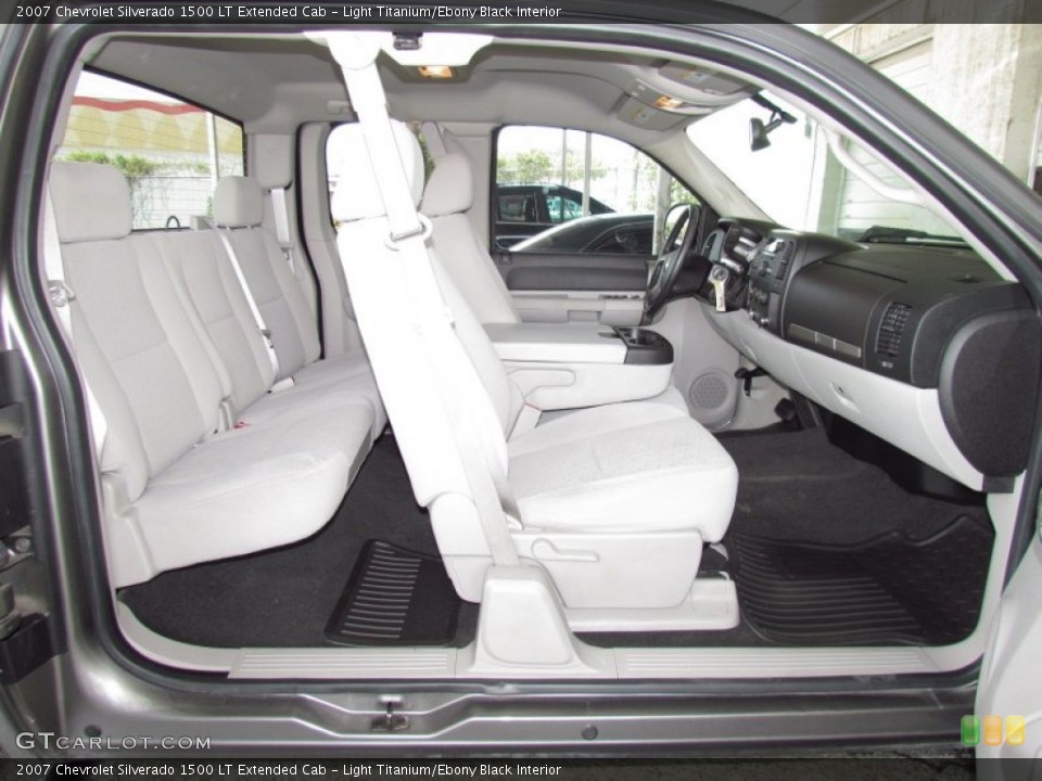 Light Titanium/Ebony Black Interior Photo for the 2007 Chevrolet Silverado 1500 LT Extended Cab #52345875