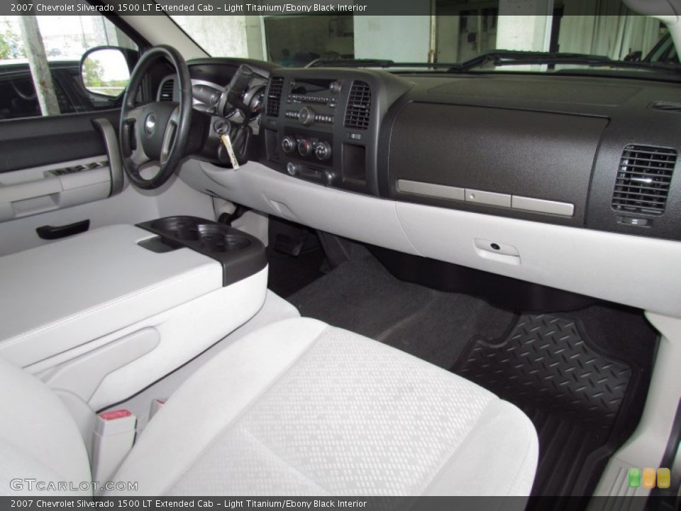 Light Titanium/Ebony Black Interior Dashboard for the 2007 Chevrolet Silverado 1500 LT Extended Cab #52345944