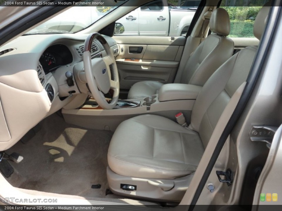 Medium Parchment Interior Photo for the 2004 Ford Taurus SES Sedan #52346262