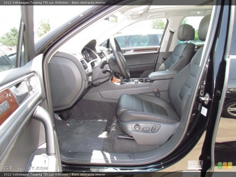 Black Anthracite Interior Photo for the 2012 Volkswagen Touareg TDI Lux 4XMotion #52354857