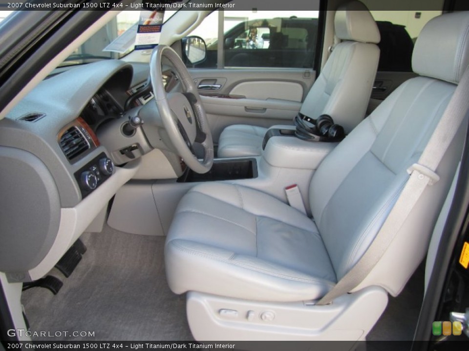 Light Titanium/Dark Titanium Interior Photo for the 2007 Chevrolet Suburban 1500 LTZ 4x4 #52357650
