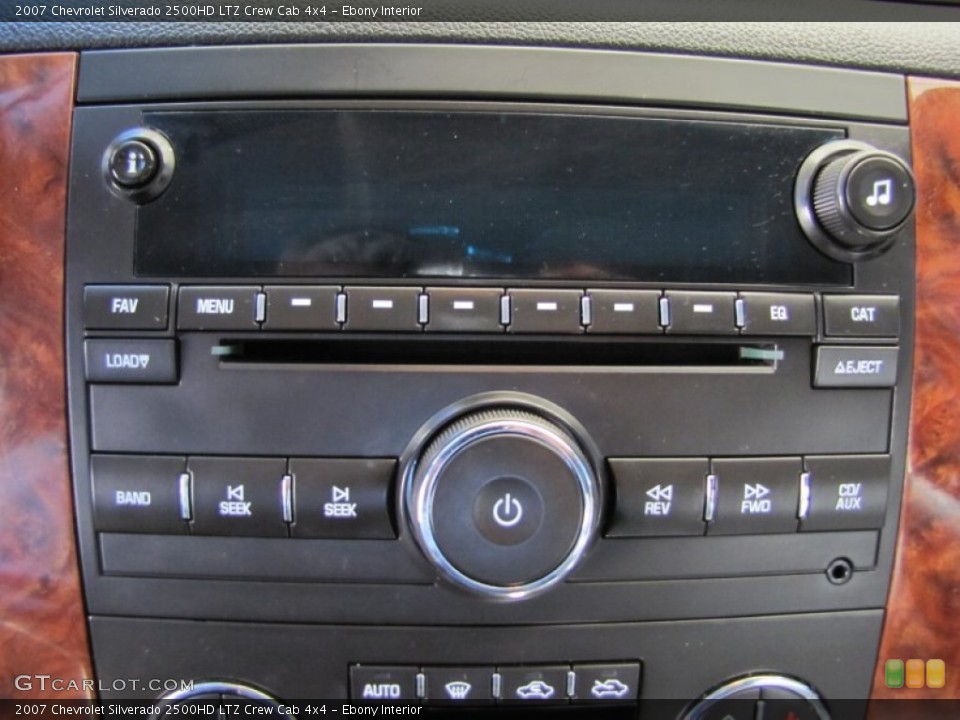 Ebony Interior Controls for the 2007 Chevrolet Silverado 2500HD LTZ Crew Cab 4x4 #52357953