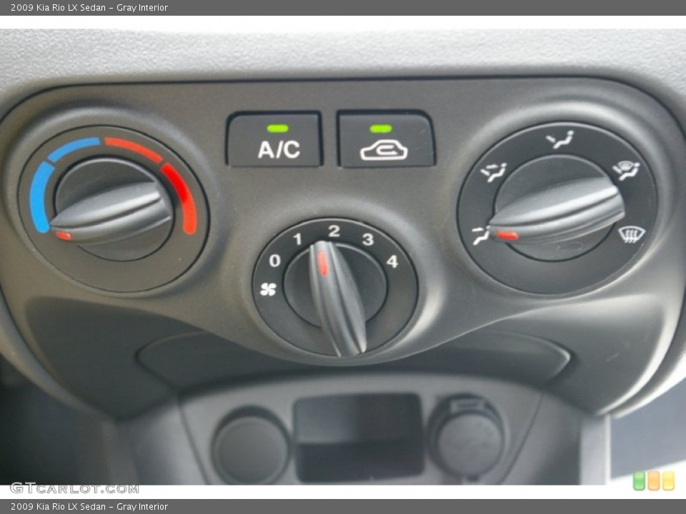 Gray Interior Controls for the 2009 Kia Rio LX Sedan #52359384
