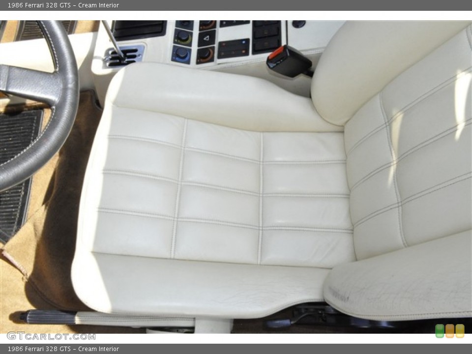 Cream Interior Photo for the 1986 Ferrari 328 GTS #52363186