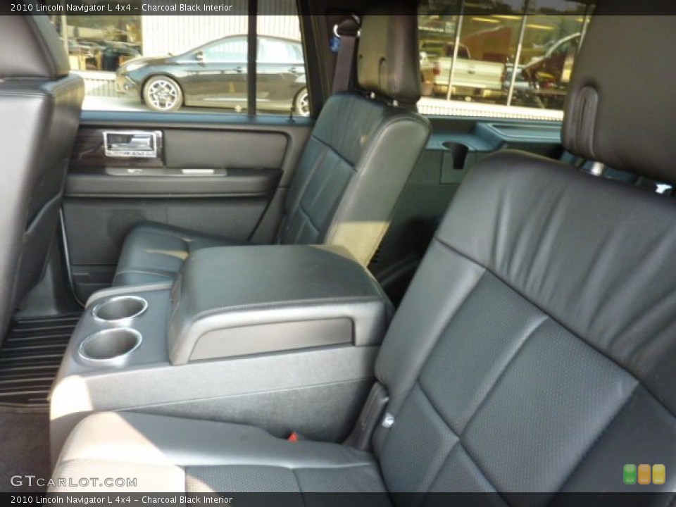 Charcoal Black Interior Photo for the 2010 Lincoln Navigator L 4x4 #52365217
