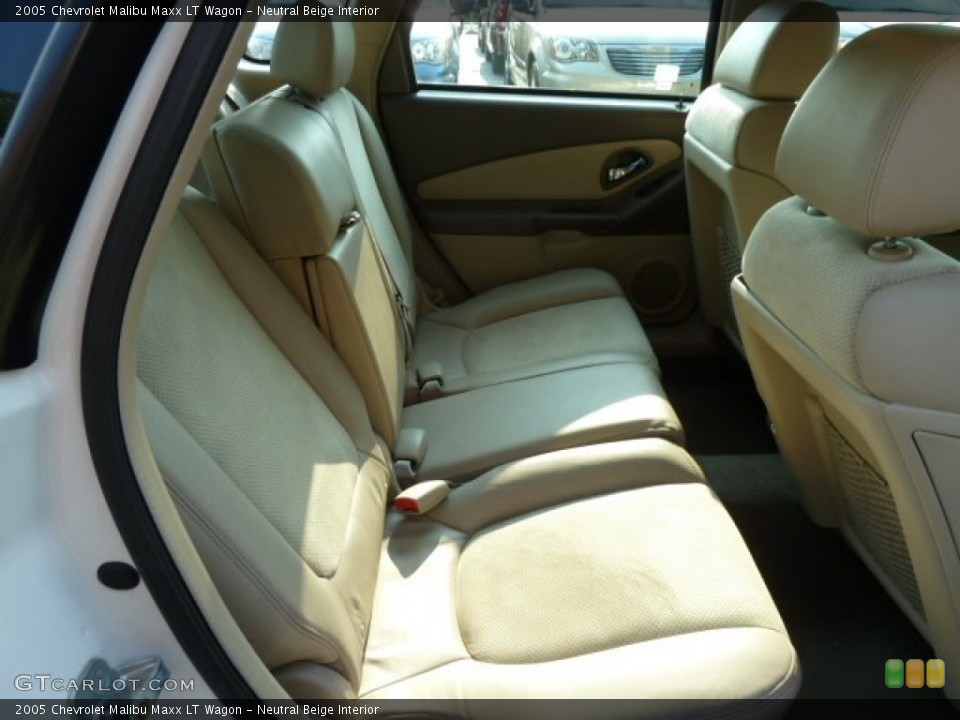 Neutral Beige Interior Photo for the 2005 Chevrolet Malibu Maxx LT Wagon #52374481