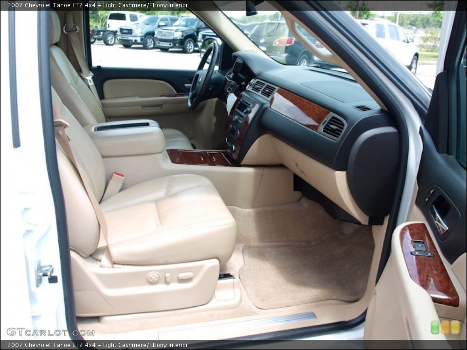 Light Cashmere/Ebony Interior Photo for the 2007 Chevrolet Tahoe LTZ 4x4 #52380490