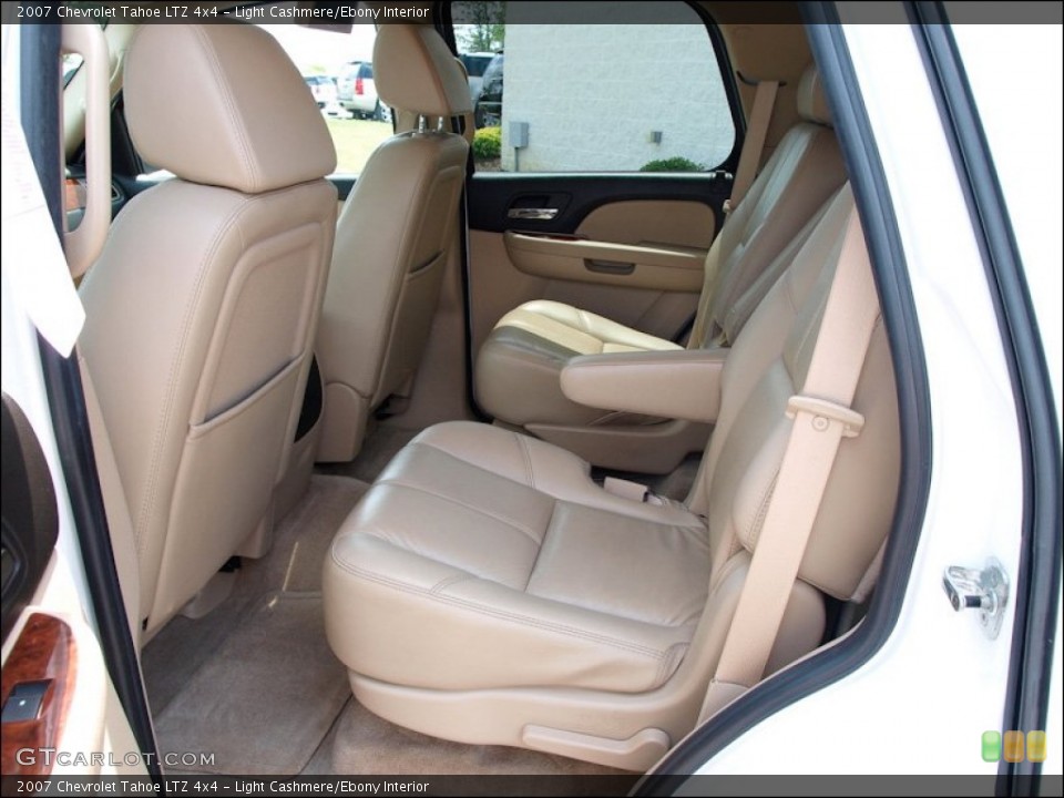 Light Cashmere/Ebony Interior Photo for the 2007 Chevrolet Tahoe LTZ 4x4 #52380523