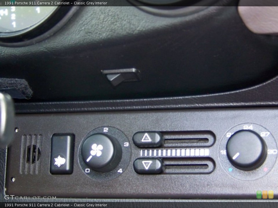 Classic Grey Interior Controls for the 1991 Porsche 911 Carrera 2 Cabriolet #52388527