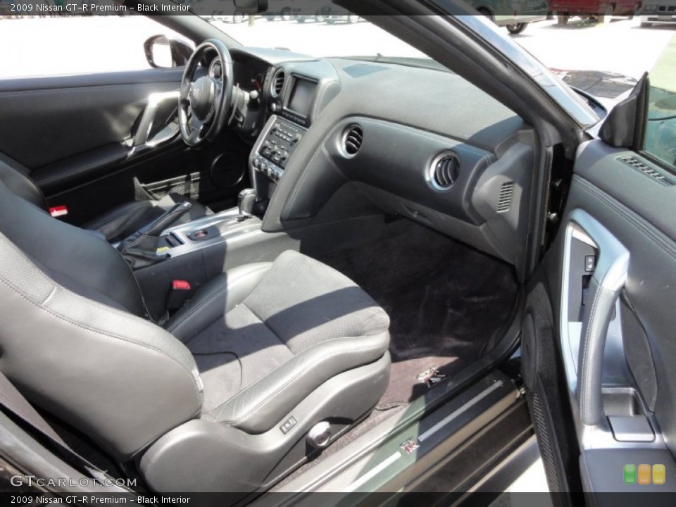 Black Interior Dashboard for the 2009 Nissan GT-R Premium #52393557