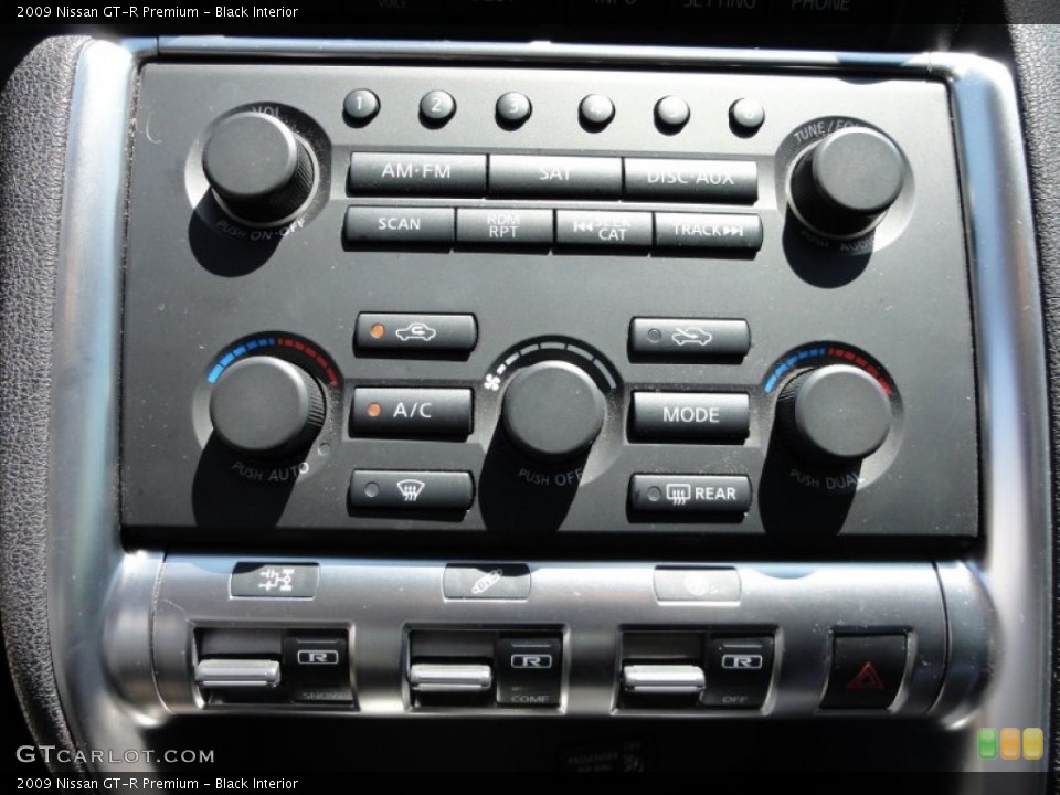 Black Interior Controls for the 2009 Nissan GT-R Premium #52393791