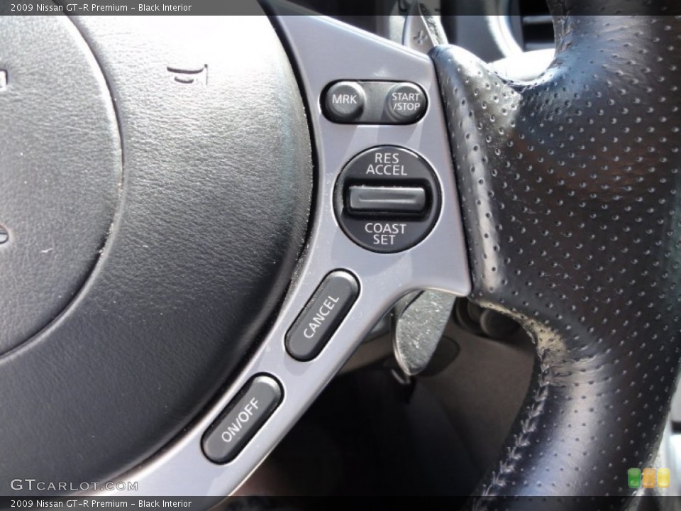 Black Interior Controls for the 2009 Nissan GT-R Premium #52393872