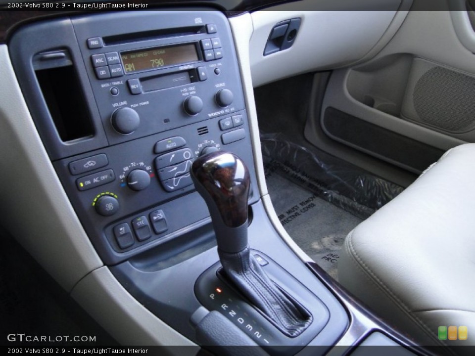 Taupe/LightTaupe Interior Transmission for the 2002 Volvo S80 2.9 #52394259