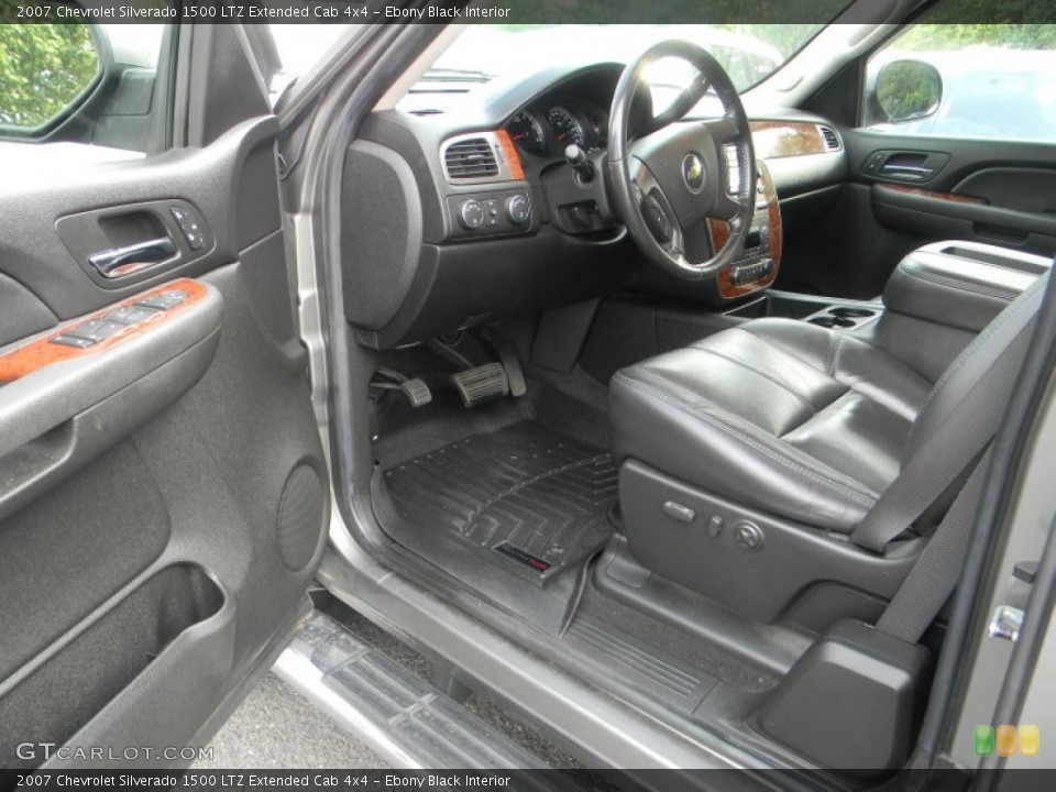 Ebony Black Interior Photo for the 2007 Chevrolet Silverado 1500 LTZ Extended Cab 4x4 #52400214