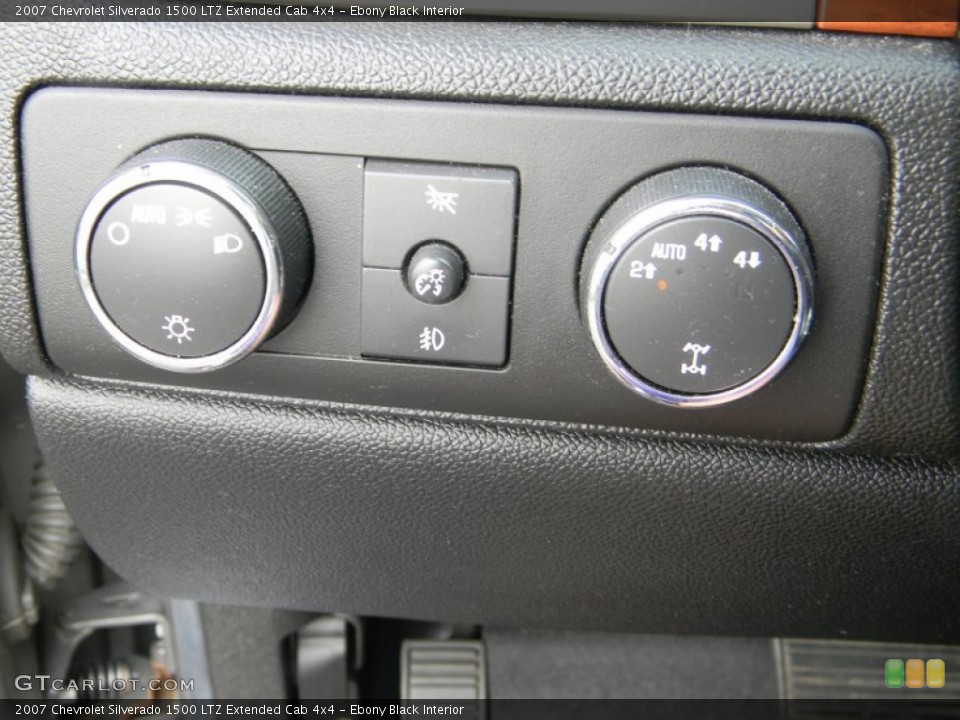 Ebony Black Interior Controls for the 2007 Chevrolet Silverado 1500 LTZ Extended Cab 4x4 #52400316