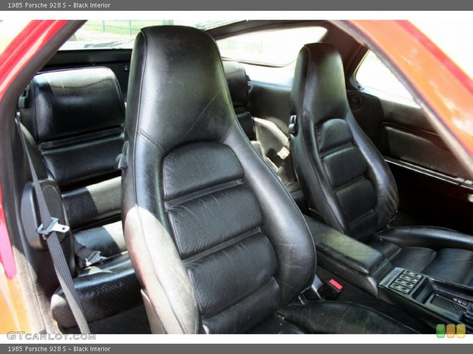 Black Interior Photo for the 1985 Porsche 928 S #52411092