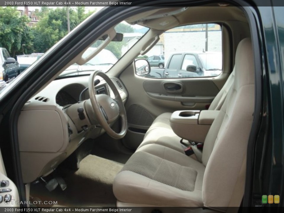 Medium Parchment Beige Interior Photo for the 2003 Ford F150 XLT Regular Cab 4x4 #52423068