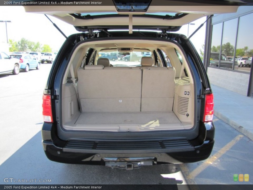 Medium Parchment Interior Trunk for the 2005 Ford Expedition Limited 4x4 #52429014