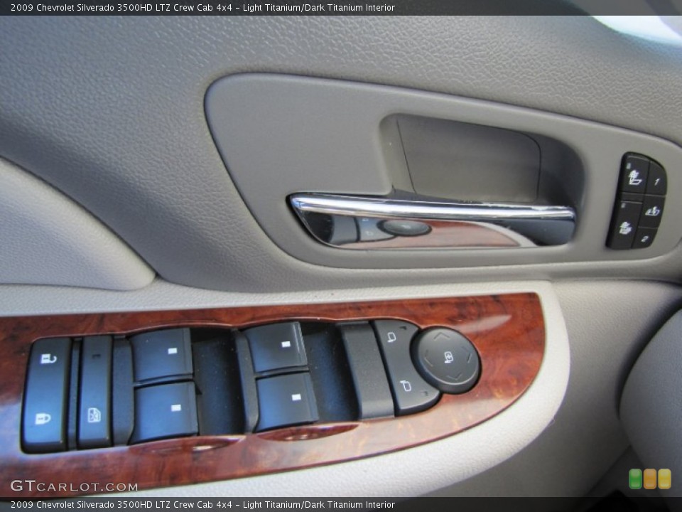 Light Titanium/Dark Titanium Interior Controls for the 2009 Chevrolet Silverado 3500HD LTZ Crew Cab 4x4 #52429128