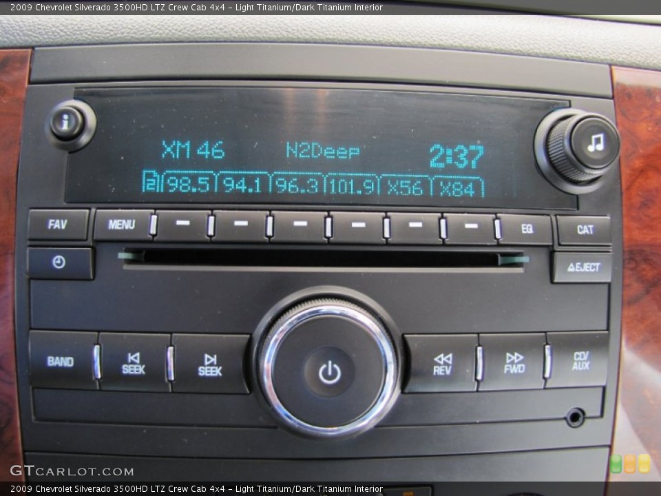 Light Titanium/Dark Titanium Interior Controls for the 2009 Chevrolet Silverado 3500HD LTZ Crew Cab 4x4 #52429164