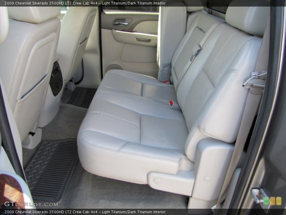 Light Titanium/Dark Titanium Interior Photo for the 2009 Chevrolet Silverado 3500HD LTZ Crew Cab 4x4 #52429197