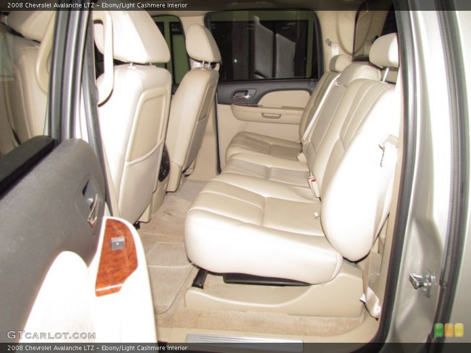 Ebony/Light Cashmere Interior Photo for the 2008 Chevrolet Avalanche LTZ #52443949