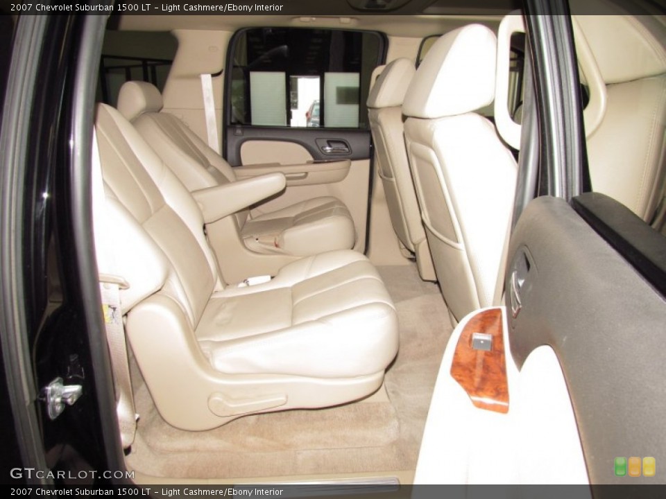 Light Cashmere/Ebony Interior Photo for the 2007 Chevrolet Suburban 1500 LT #52444930